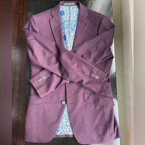 Indochino maroon suit. 38R jacket 30/32 pant